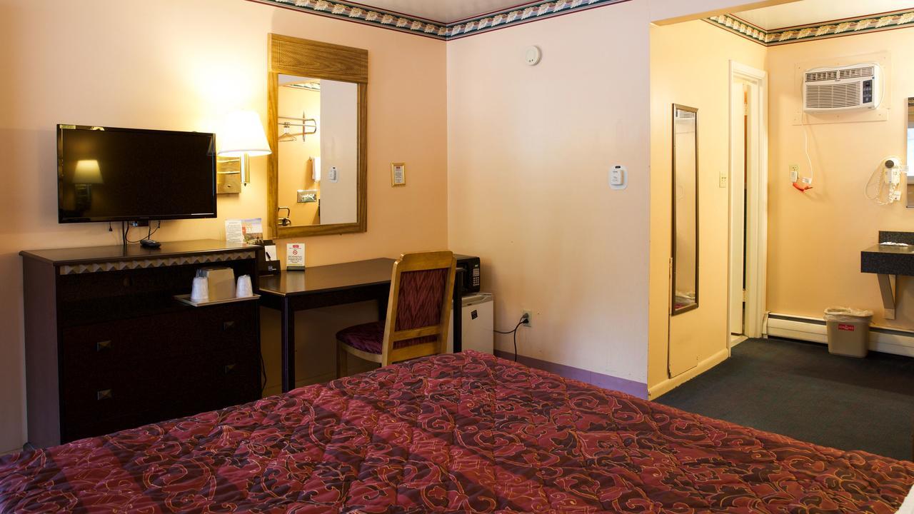 Hometown Inn Athens Exterior photo
